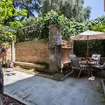 Isabella Stylish Apartment With Garden