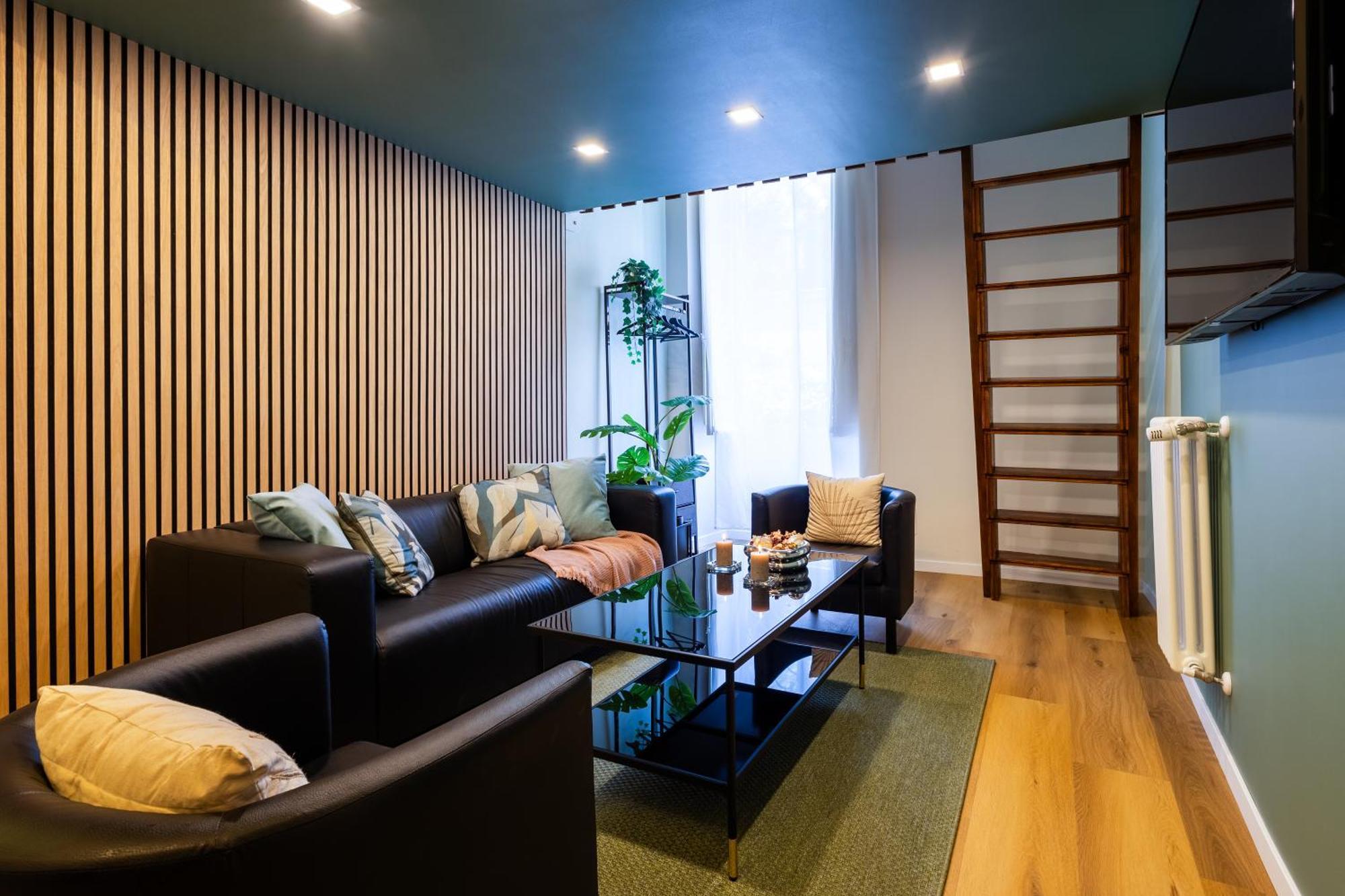 Isabella Stylish With Garden Apartment Rom
