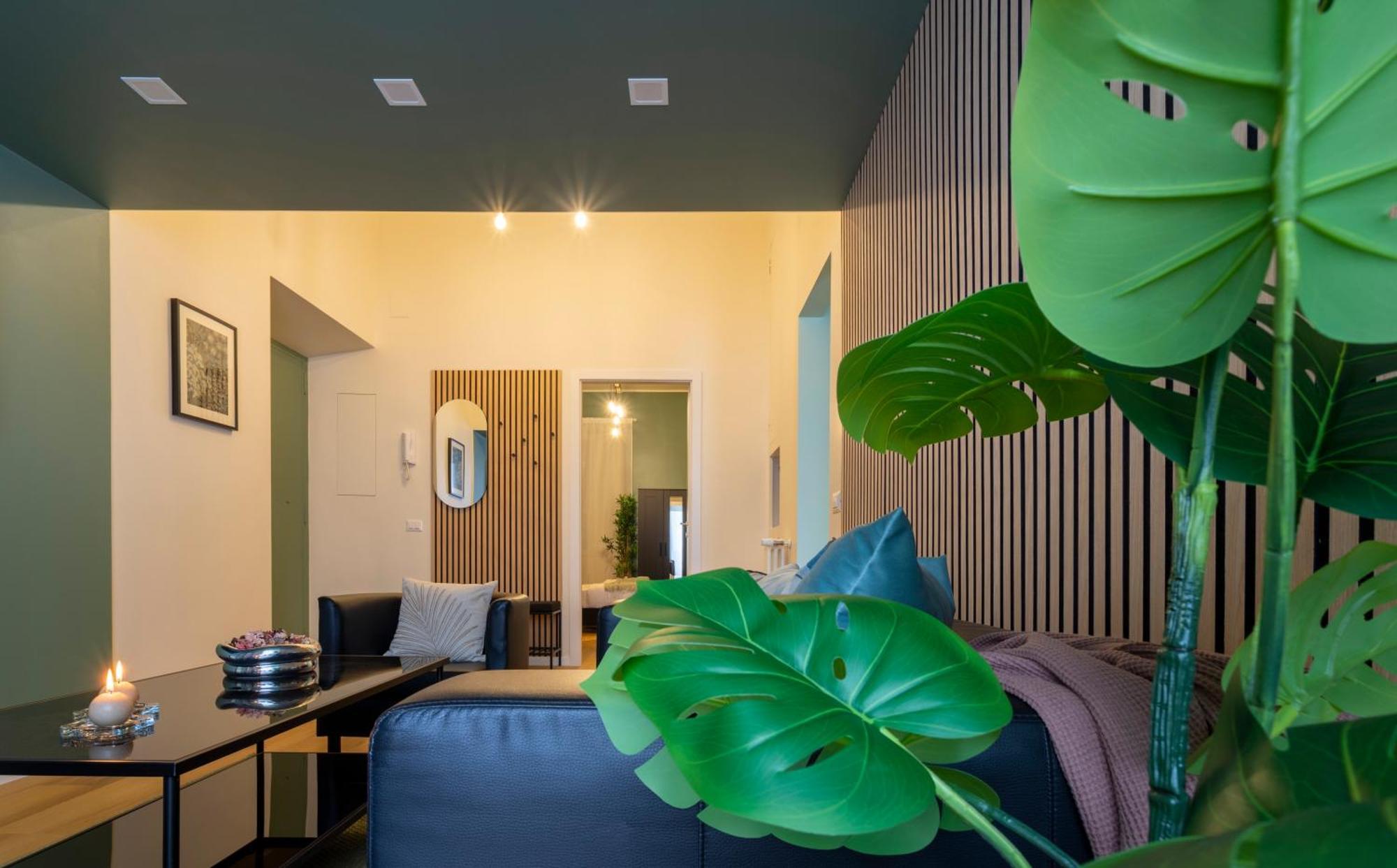 Apartment Isabella Stylish With Garden Rom